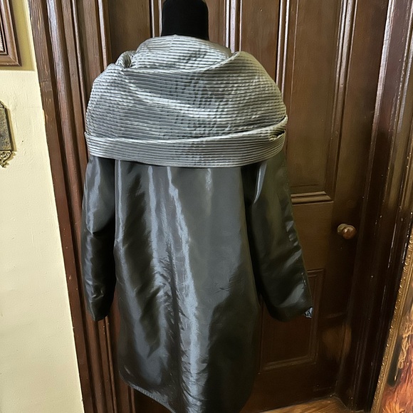 Travelsmith Reversible  Raincoat Pleated Hood/Collar PL - Picture 2 of 7